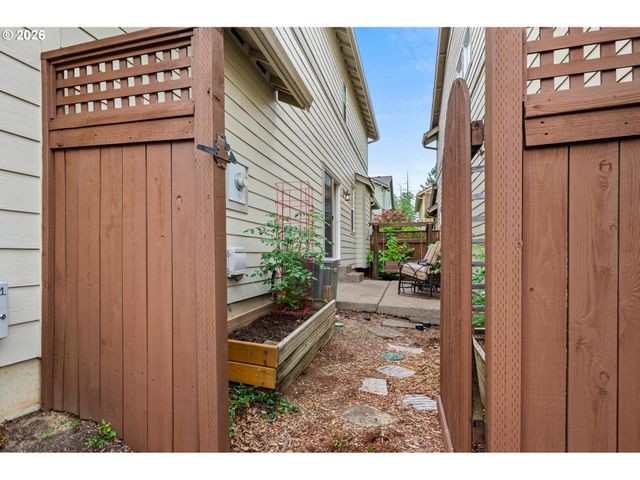 217 Nw 117TH Loop, Portland, OR 97229