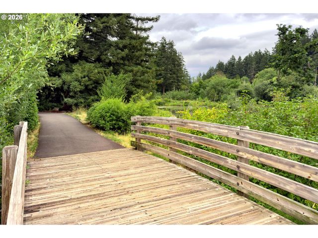 217 Nw 117TH Loop, Portland, OR 97229