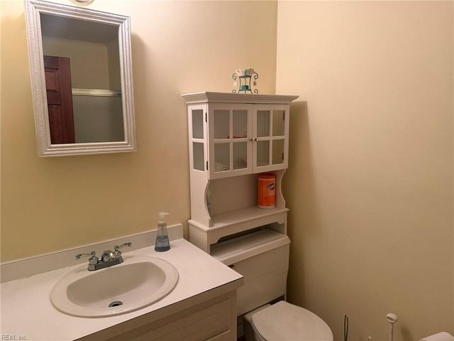 3812 Chelwood LN, Virginia Beach, VA 23452