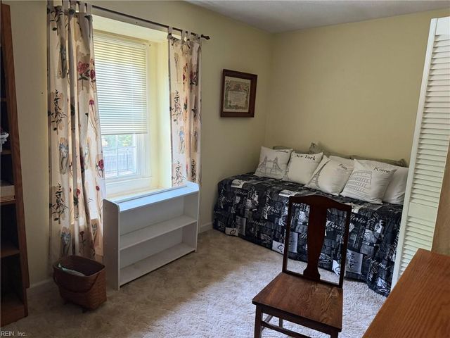 3812 Chelwood LN, Virginia Beach, VA 23452