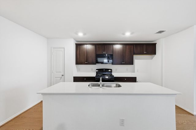 1101 Green Oaks Drive, Hutchins, TX 75141