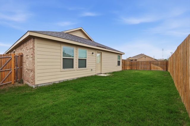 1101 Green Oaks Drive, Hutchins, TX 75141