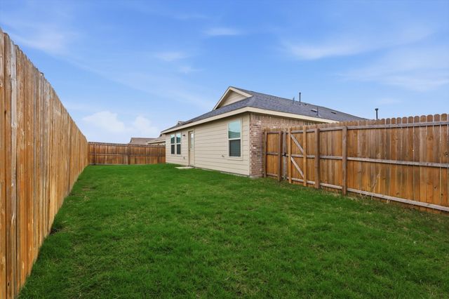 1101 Green Oaks Drive, Hutchins, TX 75141