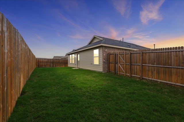 1101 Green Oaks Drive, Hutchins, TX 75141