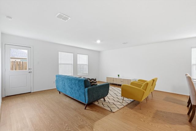 1101 Green Oaks Drive, Hutchins, TX 75141