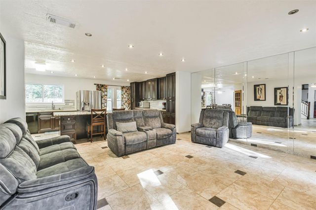 12 Coralberry Road, Spring, TX 77381