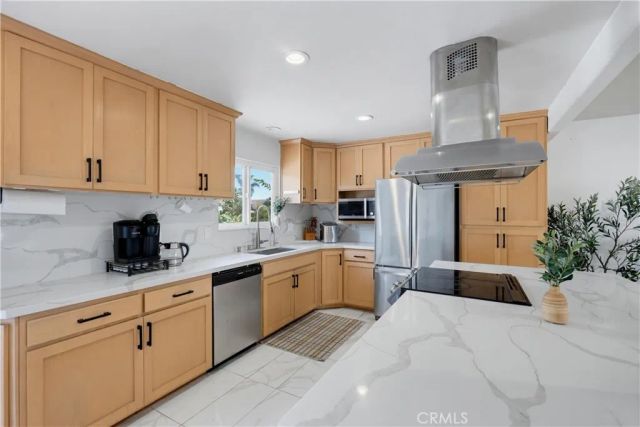 9471 Mokihana, Huntington Beach, CA 92646