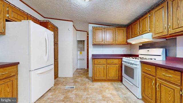 215 BOOKER AVE, Egg Harbor Township, NJ 08234