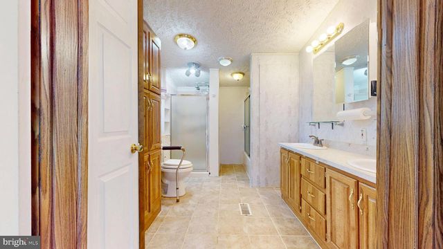 215 BOOKER AVE, Egg Harbor Township, NJ 08234