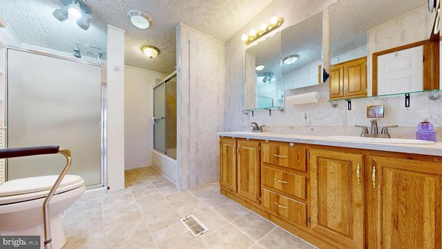 215 BOOKER AVE, Egg Harbor Township, NJ 08234
