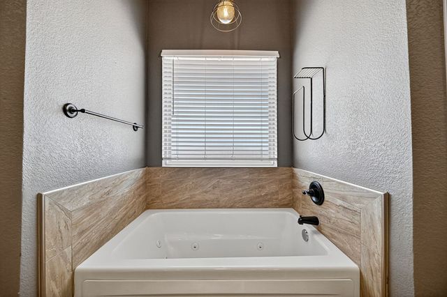 7209 E County Rd 96, Midland, TX 79706