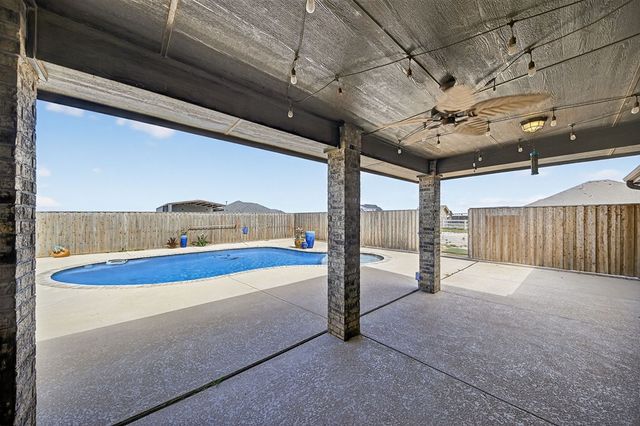 7209 E County Rd 96, Midland, TX 79706