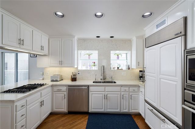 90 Rivo Alto Canal, Long Beach, CA 90803