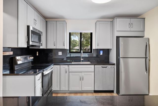 19986 NE 5th Court 4D, Miami, FL 33179