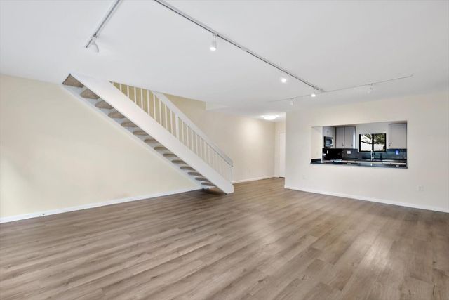 19986 NE 5th Court 4D, Miami, FL 33179