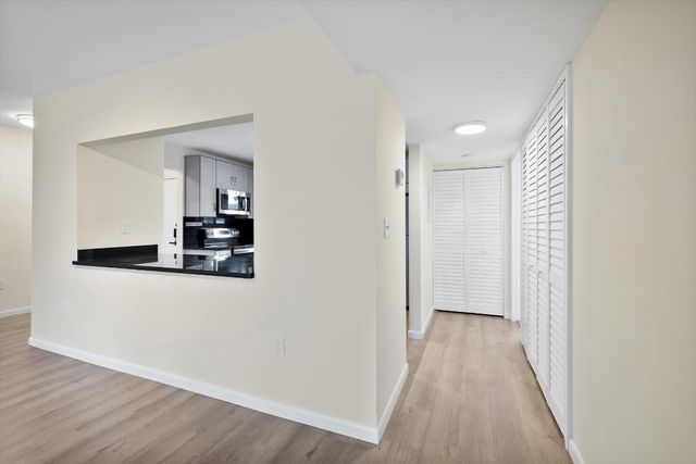 19986 NE 5th Court 4D, Miami, FL 33179