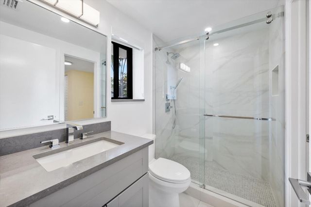 19986 NE 5th Court 4D, Miami, FL 33179