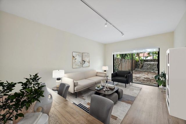 19986 NE 5th Court 4D, Miami, FL 33179