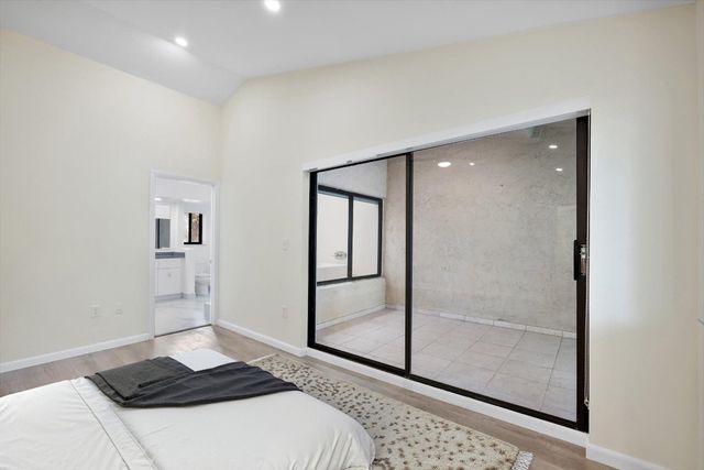 19986 NE 5th Court 4D, Miami, FL 33179