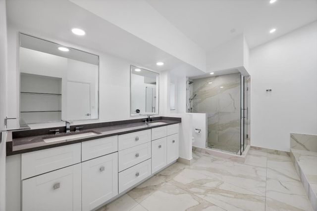 19986 NE 5th Court 4D, Miami, FL 33179