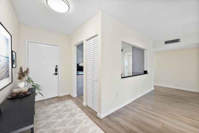 19986 NE 5th Court 4D, Miami, FL 33179