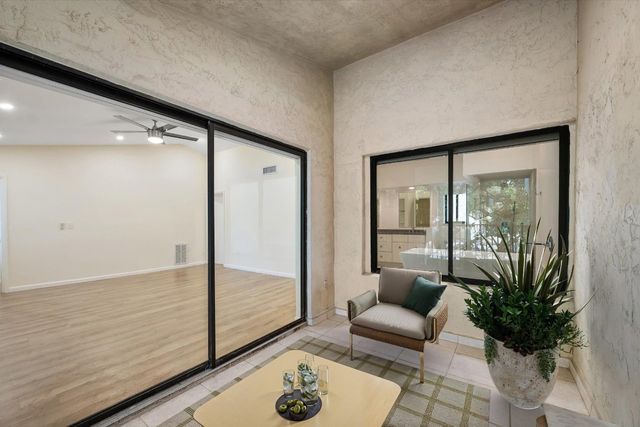 19986 NE 5th Court 4D, Miami, FL 33179