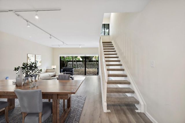 19986 NE 5th Court 4D, Miami, FL 33179