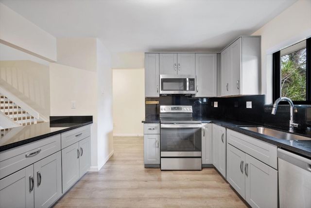 19986 NE 5th Court 4D, Miami, FL 33179