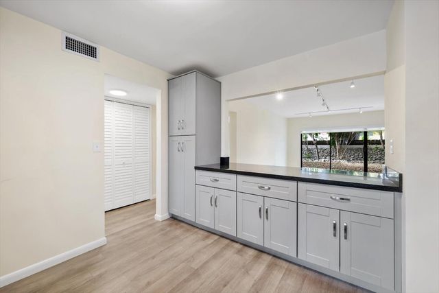 19986 NE 5th Court 4D, Miami, FL 33179