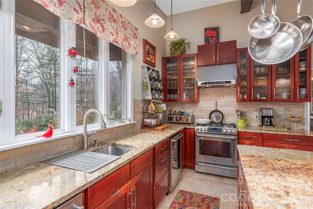 471 Brunswick Road, Waynesville, NC 28786