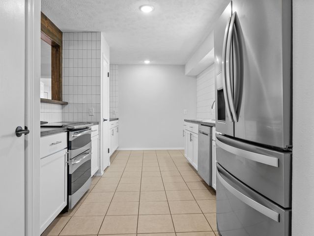 4859 S Roslyn Avenue, Springfield, MO 65804