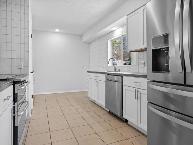 4859 S Roslyn Avenue, Springfield, MO 65804