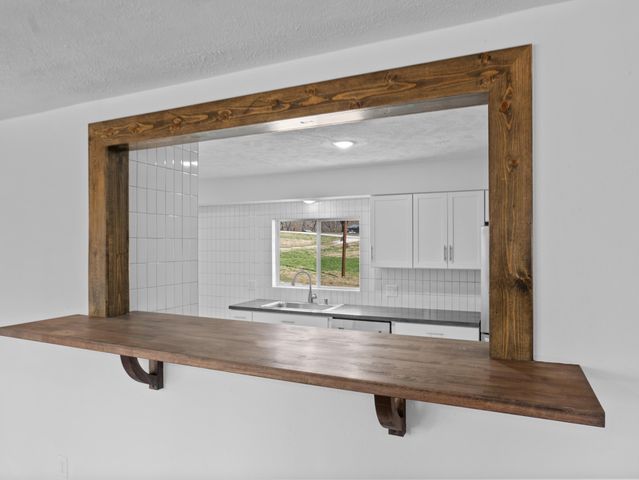 4859 S Roslyn Avenue, Springfield, MO 65804