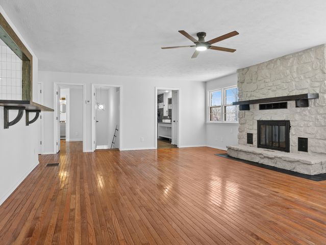 4859 S Roslyn Avenue, Springfield, MO 65804