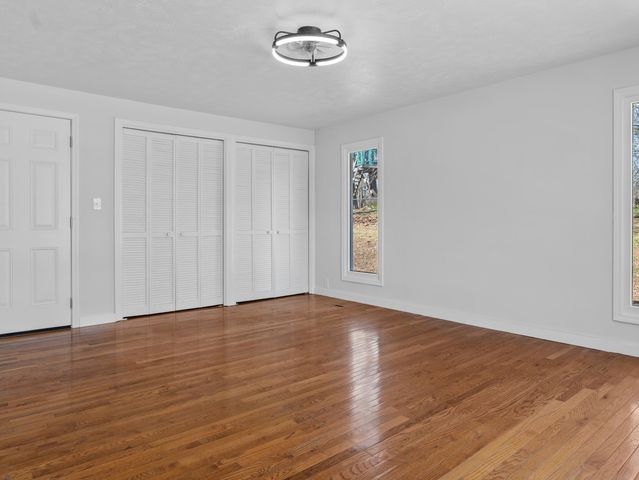 4859 S Roslyn Avenue, Springfield, MO 65804