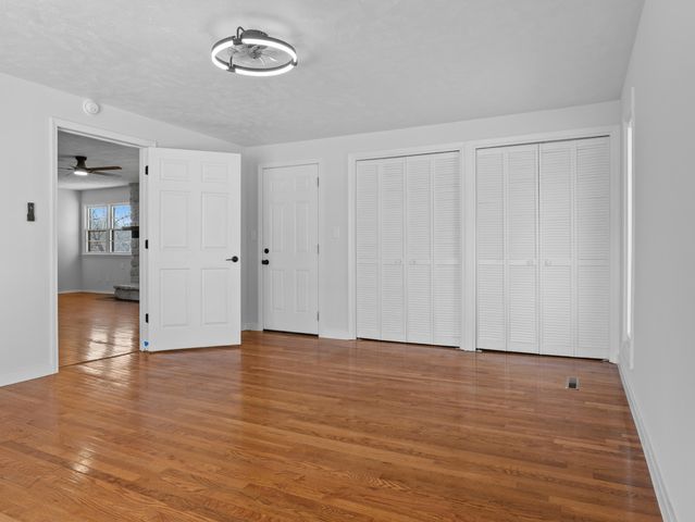 4859 S Roslyn Avenue, Springfield, MO 65804