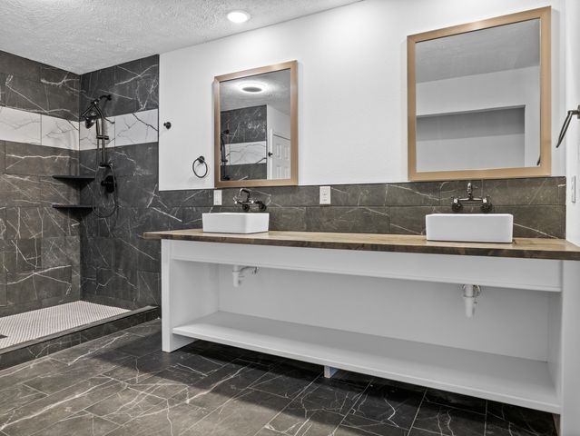 4859 S Roslyn Avenue, Springfield, MO 65804