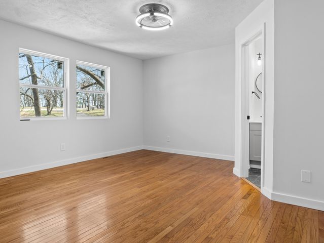 4859 S Roslyn Avenue, Springfield, MO 65804