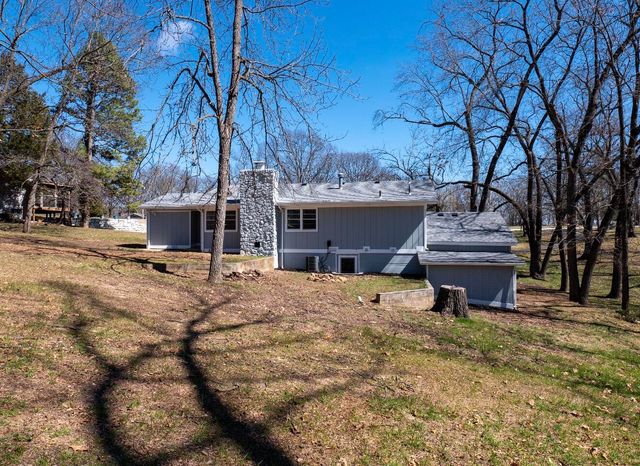 4859 S Roslyn Avenue, Springfield, MO 65804