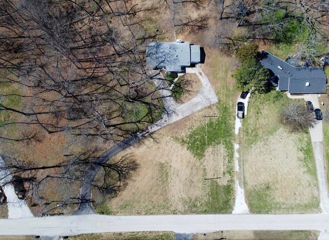 4859 S Roslyn Avenue, Springfield, MO 65804