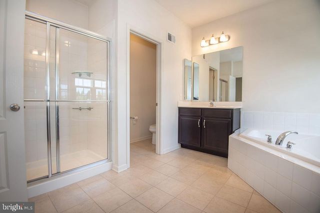 200 W TESTAVERDE RD, Newark, DE 19702