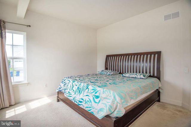 200 W TESTAVERDE RD, Newark, DE 19702