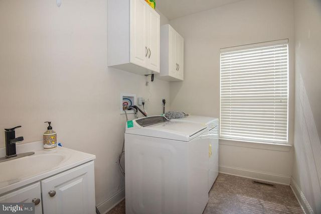 200 W TESTAVERDE RD, Newark, DE 19702