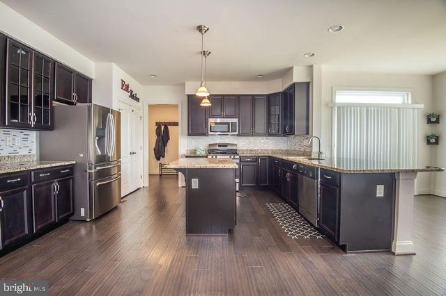 200 W TESTAVERDE RD, Newark, DE 19702