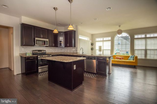 200 W TESTAVERDE RD, Newark, DE 19702