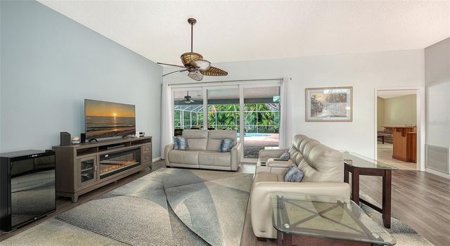 4391 MAPLEWOOD LANE, Sarasota, FL 34238