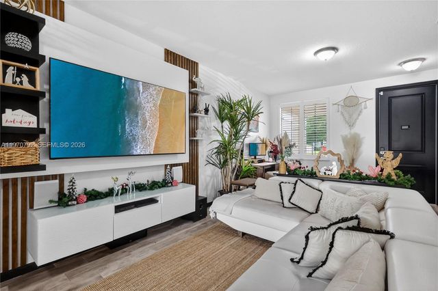 217 NW 36th Ave, Pompano Beach, FL 33069