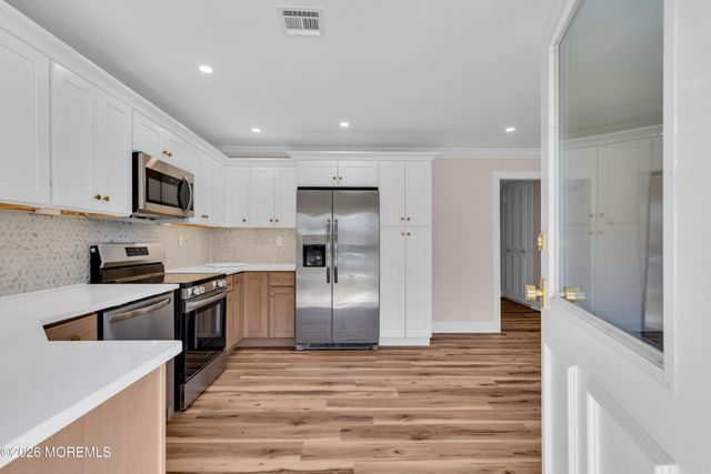 180 Sterling Court B, Lakewood, NJ 08701