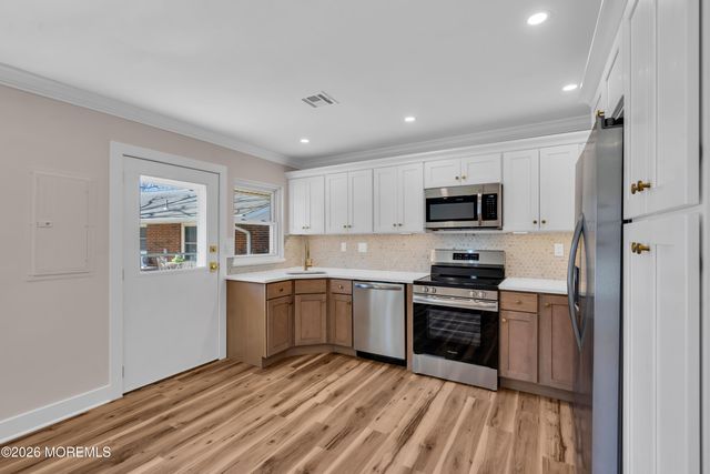 180 Sterling Court B, Lakewood, NJ 08701