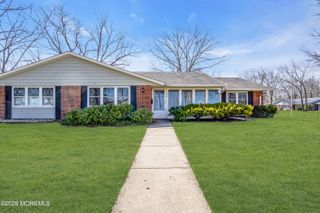 180 Sterling Court B, Lakewood, NJ 08701